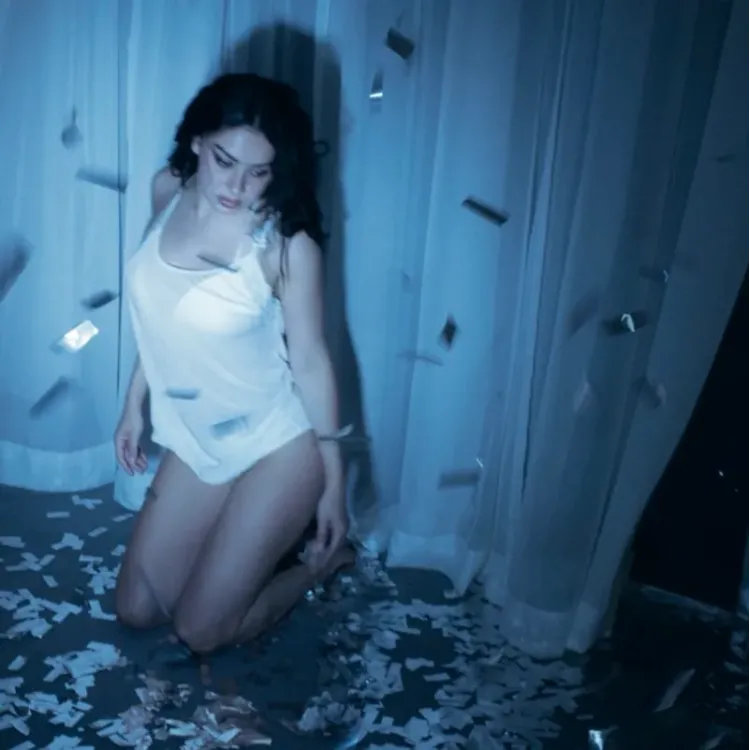 CHARLI XCX - Party 4 U