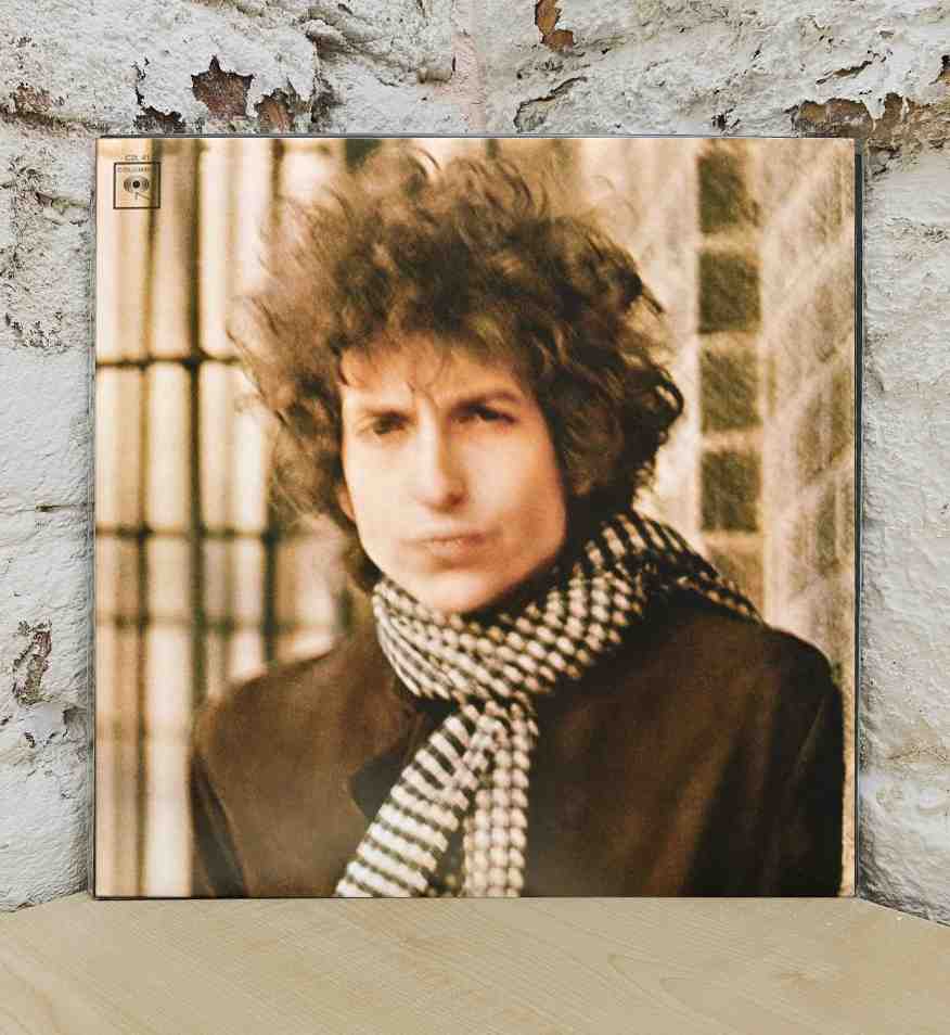 BLONDE ON BLONDE