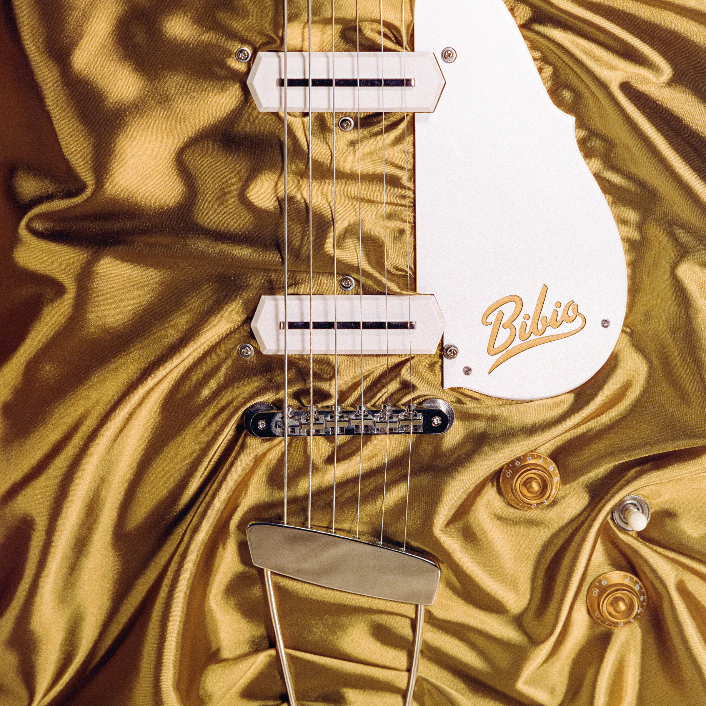 BIB10 (gold) + download
