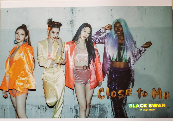 CLOSE TO ME -PHOTOBOO-